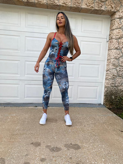 SCRUNCH BOOTY BLUE JEANS AND RED DETAIL JUMPSUIT