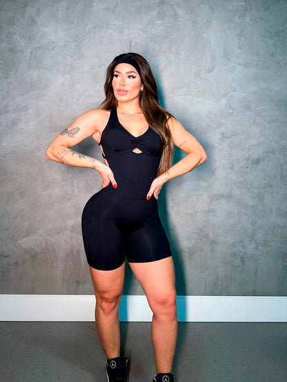 SCRUNCH BOOTY BLACK AND dETAIL SHORT JUMPSUIT