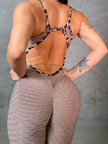 SCRUNCH BOOTY LIGHT BROWN WAVE JUMPSUIT