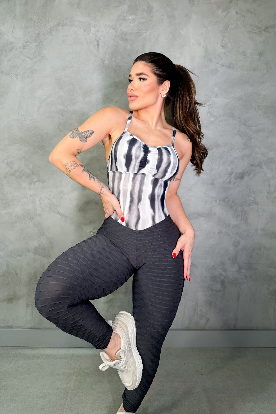 SCRUNCH BOOTY GRAY AND PRINT LACE DETAIL JUMPSUIT